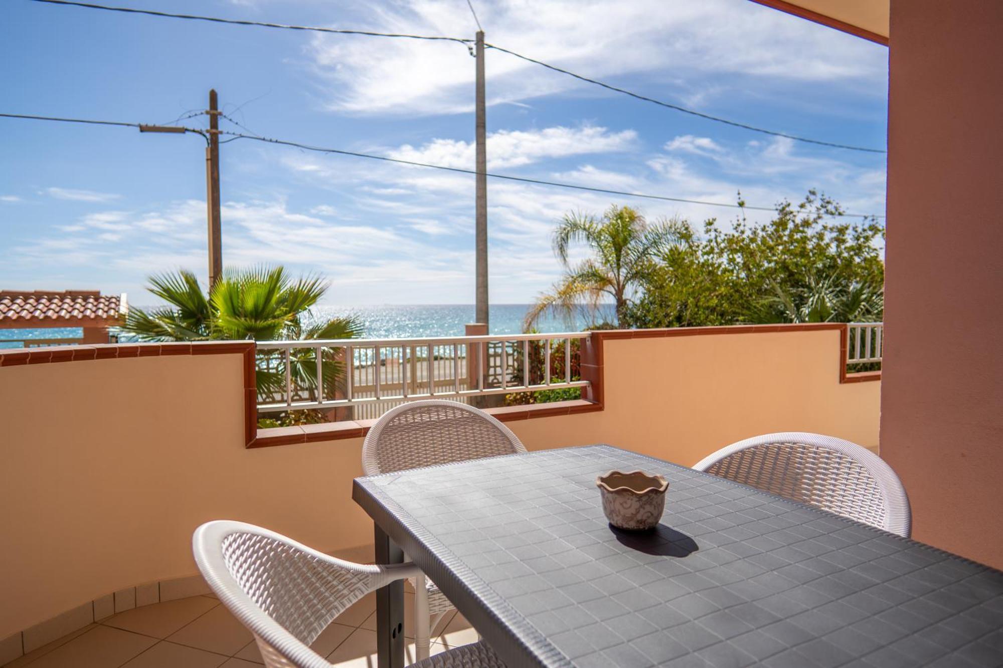 Casa Erika Appartement Bova Marina Buitenkant foto